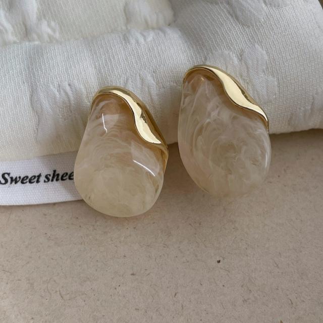 Elegant Amber Resin Earrings Women's Light Luxury Metal Stitching Earrings