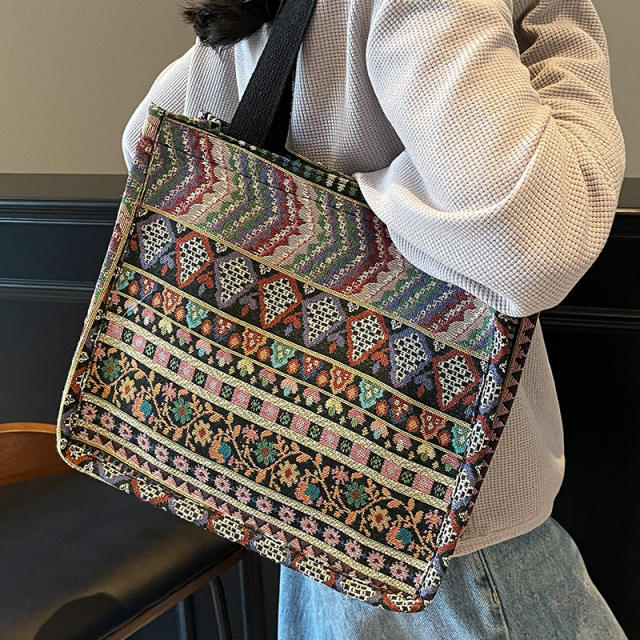 Ethnic Shoulder Bag 2025 New Bohemian Tote Bag Resort Handbag Women's Trendy Bag