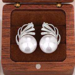 Banana Leaf Earrings Women's Imitation Pearl Earrings