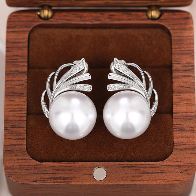 Banana Leaf Earrings Women's Imitation Pearl Earrings
