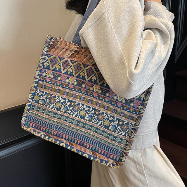 Ethnic Shoulder Bag 2025 New Bohemian Tote Bag Resort Handbag Women's Trendy Bag