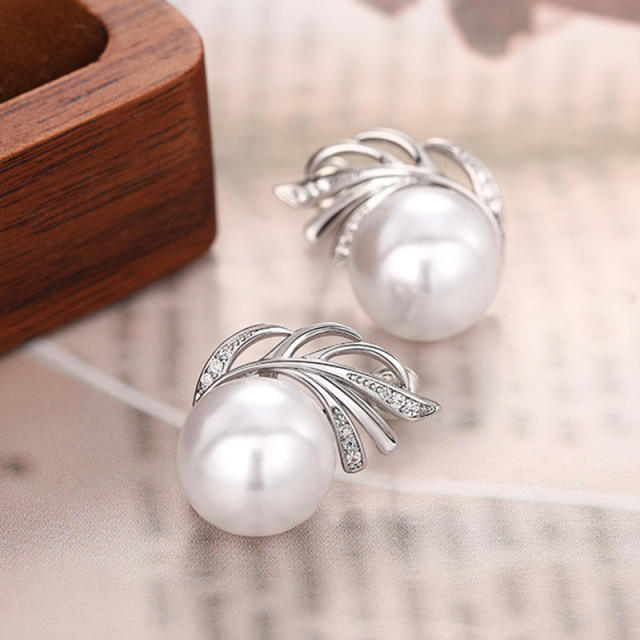 Banana Leaf Earrings Women's Imitation Pearl Earrings