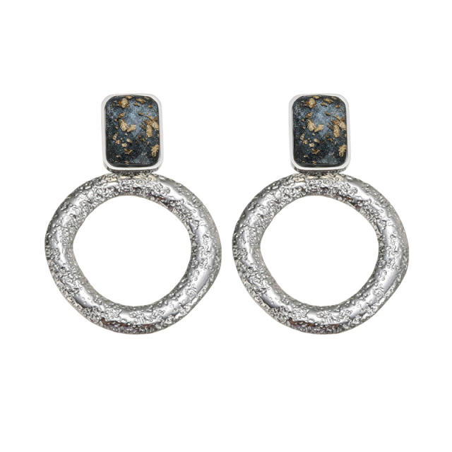 Vintage hammer pattern circle stainless steel earrings