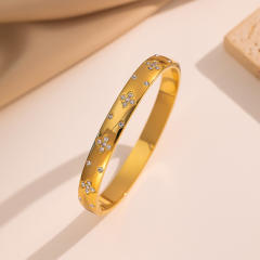 Non-fading Diamond Four-leaf Flower Women's stainless steel bangle