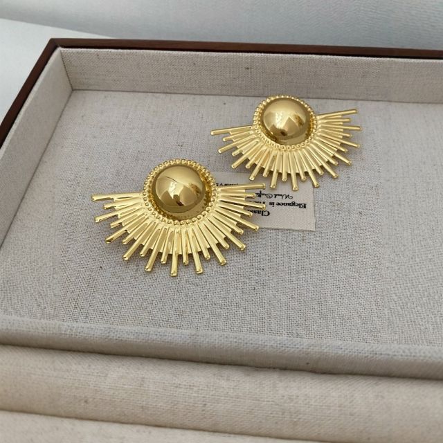 Hammering pattern five petal flower fan shape earrings electroplated 18K gold earrings