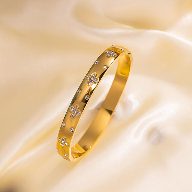 Non-fading Diamond Four-leaf Flower Women's stainless steel bangle