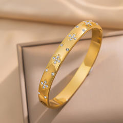 Non-fading Diamond Four-leaf Flower Women's stainless steel bangle