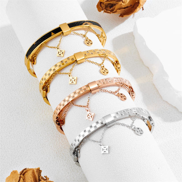 Classic four-leaf flower chain buckle bracelet stainless steel bangle