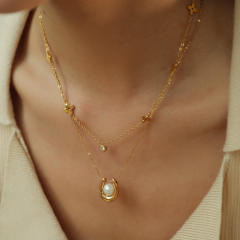 Fashionable Stainless Steel Gold-Plated Four-Leaf Clover Lucky Flower Zircon Pearl Women's Necklace