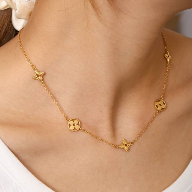 Designer hollow out four leaf flower lucky flower stainless steel necklace