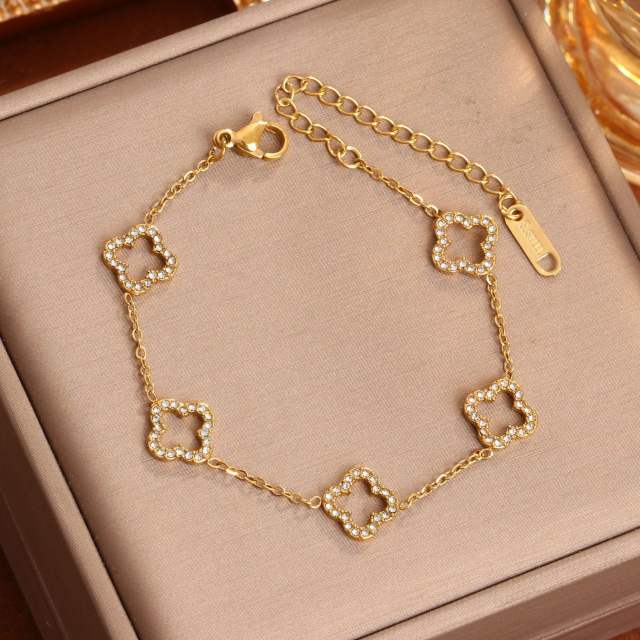 New Hollow Four-leaf Flower Diamond Four-leaf Clover Bracelet stainless steel bracelet