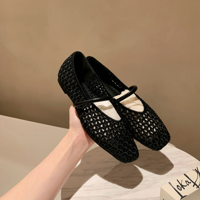 2025 Summer New French Square Head Hollow Woven One-character Belt sandals