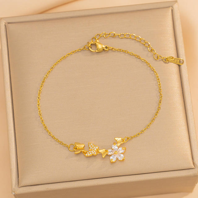 New Diamond-Encrusted Flower Leaf Bracelet