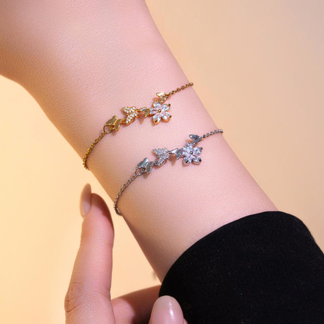 New Diamond-Encrusted Flower Leaf Bracelet