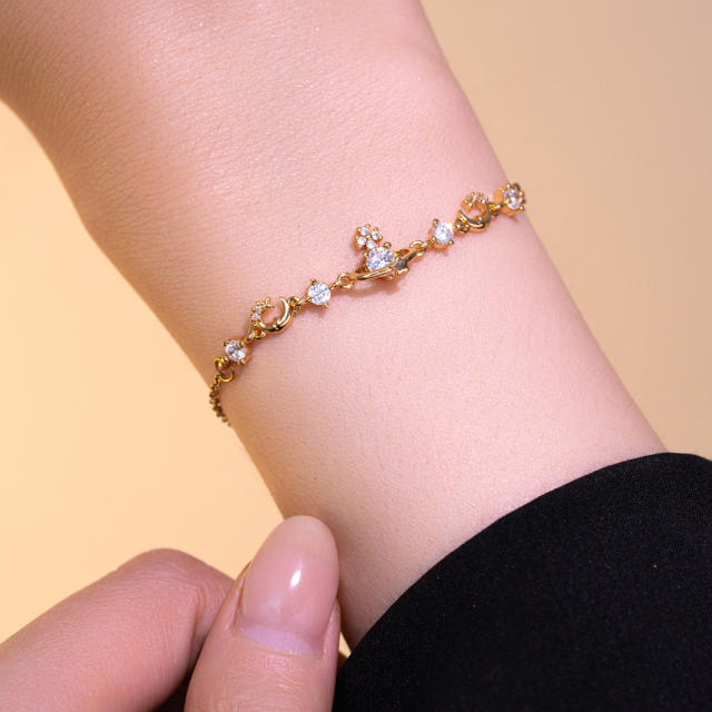 Ultra-Shiny Zircon Exquisite Diamond Saturn Design Bracelet