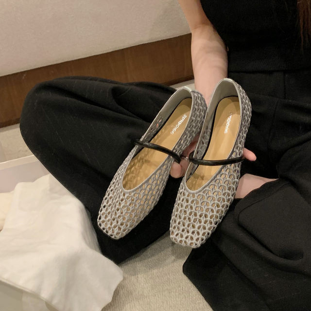 2025 Summer New French Square Head Hollow Woven One-character Belt sandals