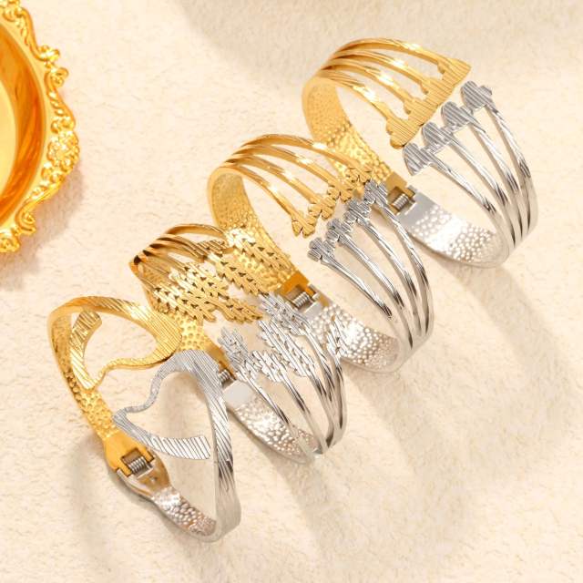 New Stainless Steel bangle two tone Hollow Four-leaf Flower Exaggerated bangle bracelet