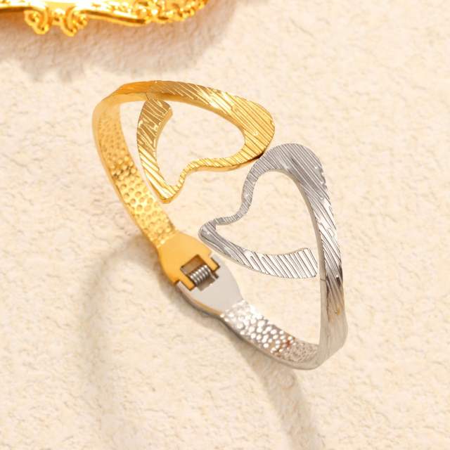 New Stainless Steel bangle two tone Hollow Four-leaf Flower Exaggerated bangle bracelet