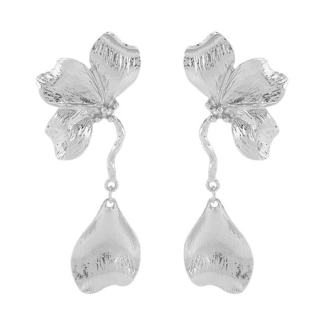 Exaggerated Alloy Simple Flower Earrings