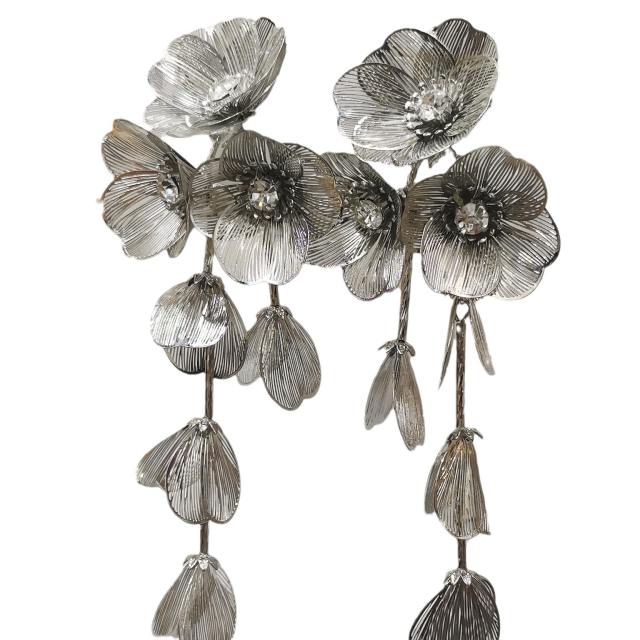 Metal Exaggerated Leaves Flower Tassel Earrings