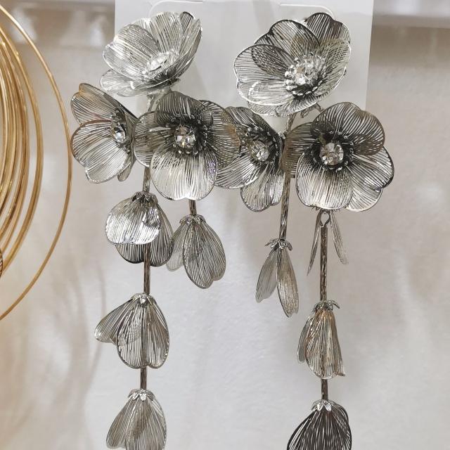 Metal Exaggerated Leaves Flower Tassel Earrings