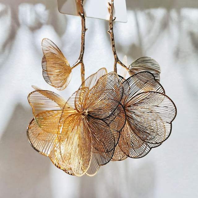 Golden Drop Sense Hollow Large Leaf Flower Earrings Exaggerated Atmospheric Earrings