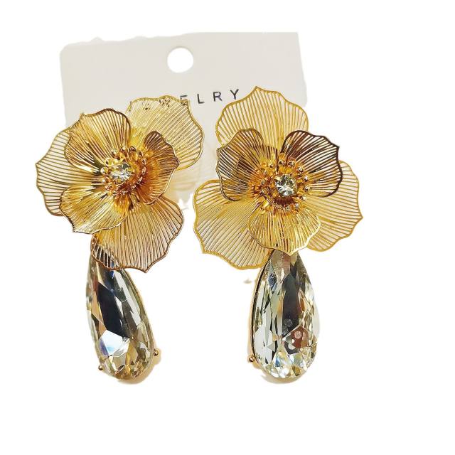 Hollow-out Blade Flower with Zirconium Earrings