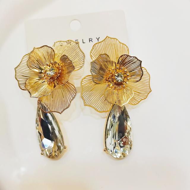 Hollow-out Blade Flower with Zirconium Earrings