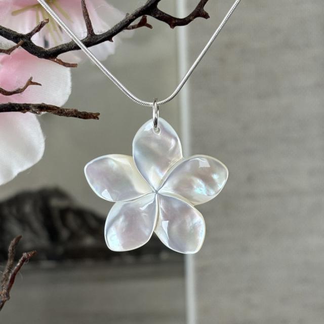 New Summer Cherry Blossom Peach Blossom Freshwater Shell Carved Flower Stainless Steel chain necklace