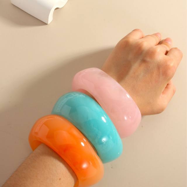 Chunky candy color acrylic bangle bracelet for women summer bangle