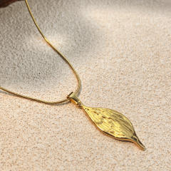 Summer gold color elegant leaf Ginkgo Leaf pendant stainless steel necklace