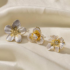 18KG personality two tone flower shape stainless steel earrings