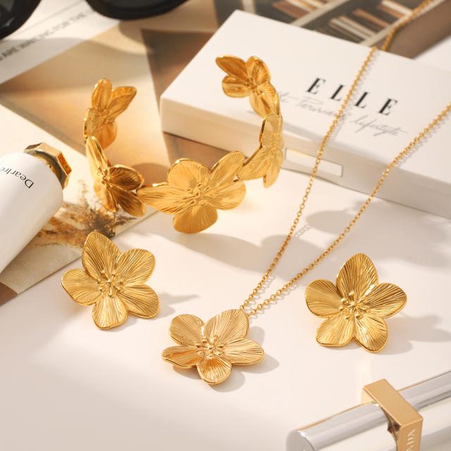 Hot-selling Stainless Steel Flower Necklace Bracelet five petal flower jewelry suit