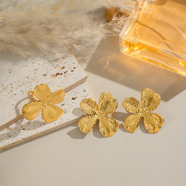 Holiday trend hammer pattern oversize flower stainless steel earrings rings suit