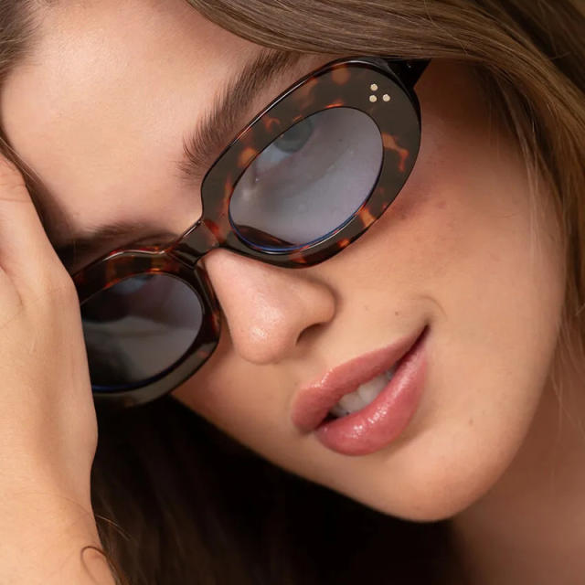 Oval shape sunglasses 2025 new vintage hot girl sunglasses