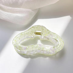 Oval light green 7.4cm