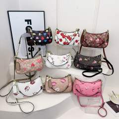 2025 hot sale heart strawberry print women shoulder bag popular bag