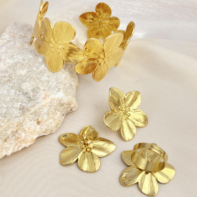 French retro palace style stainless steel jewelry suit golden flower simple all-match earrings ring bracelet suit