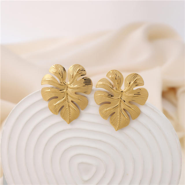 Simple Leaf-shaped Earrings holiday stainless steel earrings for women