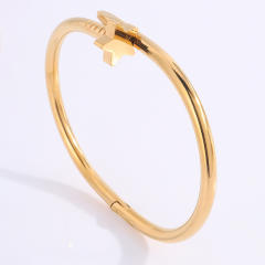 New love four-leaf clover nail bracelet stainless steel bangle
