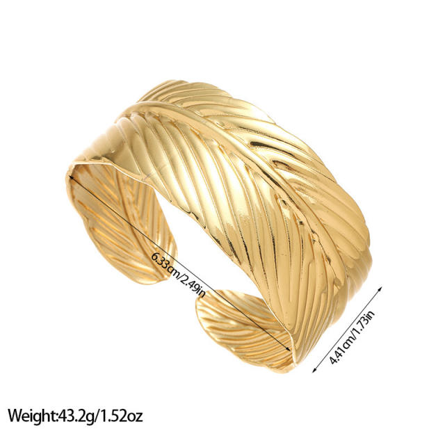 Exaggerated Gold-Plated Non-Fading flower leaf hammer pattern bangle bracelet arm bangle