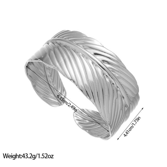 Exaggerated Gold-Plated Non-Fading flower leaf hammer pattern bangle bracelet arm bangle