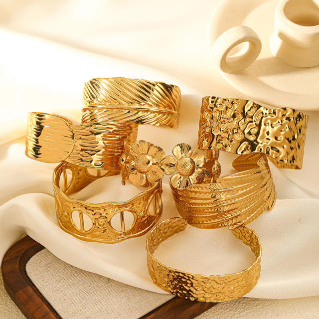 Exaggerated Gold-Plated Non-Fading flower leaf hammer pattern bangle bracelet arm bangle
