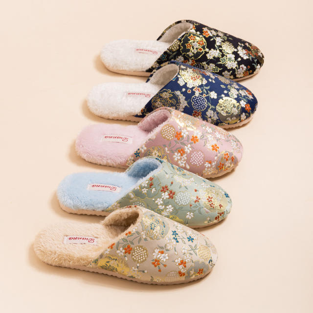 New Chinese Style Elegant Embroidered Slippers Couple Non-Slip Household Indoor Home Slippers