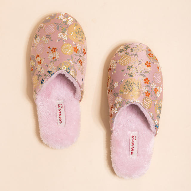 New Chinese Style Elegant Embroidered Slippers Couple Non-Slip Household Indoor Home Slippers
