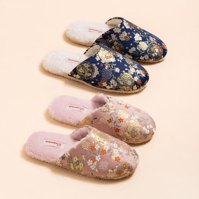 New Chinese Style Elegant Embroidered Slippers Couple Non-Slip Household Indoor Home Slippers