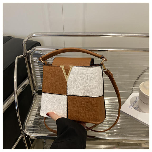 Fashion Commuter Handbag 2025 New Color-Blocking Simple Texture handbag bucket bag