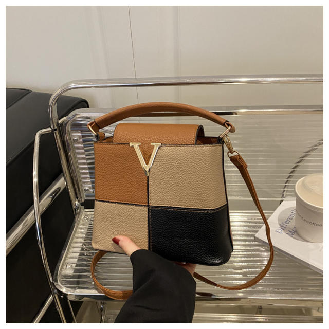 Fashion Commuter Handbag 2025 New Color-Blocking Simple Texture handbag bucket bag