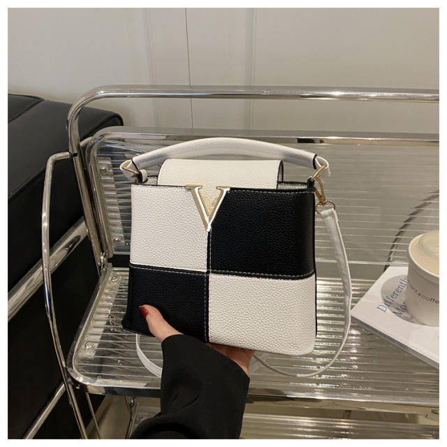 Fashion Commuter Handbag 2025 New Color-Blocking Simple Texture handbag bucket bag