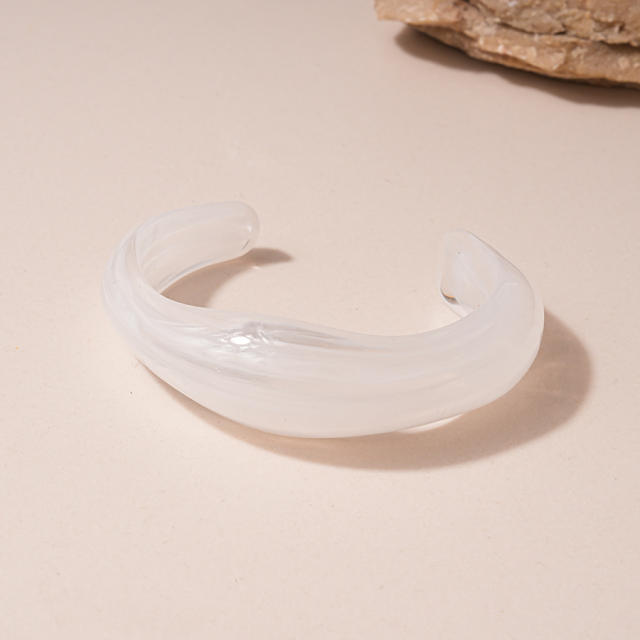 White Irregular Wide Resin Bracelet Personalized Trendy Hand Jewelry